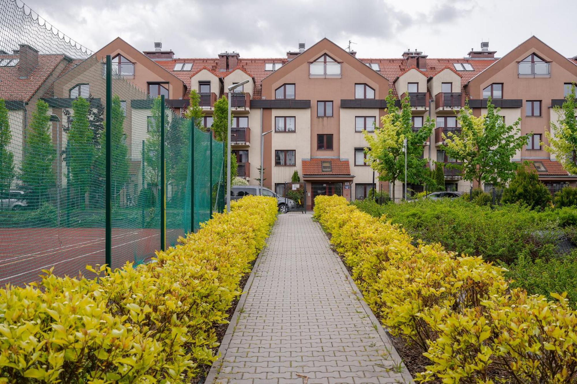 Rentplanet - Apartament Partynice Apartment Wroclaw Luaran gambar